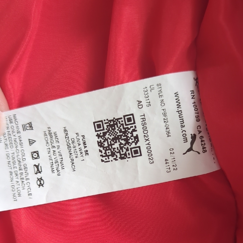 3 For $30. Puma Kids Two-Tone Red and Black Vest - Picture 8 of 9